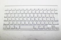 【JUNK】Apple MC184J/B A1314 Wireless Keyboard 無線キーボード 日本語(JIS)配列 付属品あり 単三電池別売り 動作未確認【tkj-02376】_画像3