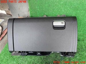 1UPJ-97607516]ポルシェ・カイエン S E-ハイブリッド(92ACGE)グローブボックス1 中古