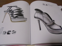 洋書The Complete Book of Shoes　世界のショーデザイナーシューズ写真集　　豪華で贅沢な靴デザイン　プロのワードロープ　_画像10