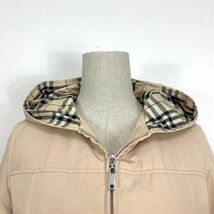 A3061 バーバリーロンドン ジャンパー フード付き ベージュ BURBERRY LONDON ナイロン 裏地チェック Sサイズ相当 150_画像2