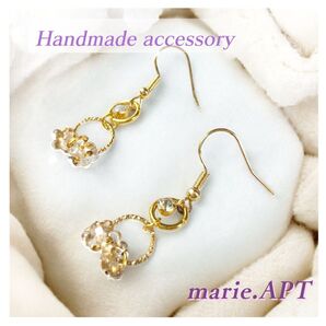 *再販*小さめで上品なクリアチェコビーズピアス*ゴールド/揺れるピアス/上品/お仕事用にも/アレルギー対応/ハンドメイド
