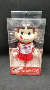 不二家 ペコちゃん人形 FUJIYA 2005 peko'sdoll あったかフリースジャケットつき