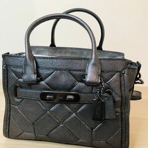 ◇ 美品 コーチ COACH ミニ スワッガー 15 2WAY ショルダーバッグ ハンドバッグ ポシェット レザー メタリックグレーの画像3