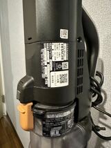 ♪ HITACHI 日立 掃除機 PV-BL3J 2022年製 コードレスクリーナー　通電確認済み　スタンド部品欠品有_画像5