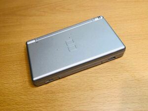 ●任天堂 Nintendo ニンテンドーDS Lite シルバー本体のみ　通電確認済み
