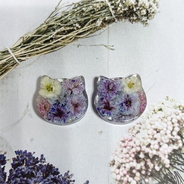 ハンドメイド*ピアスorノンホールピアス 猫パープル系 大