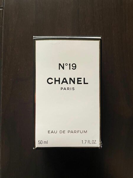 CHANEL シャネル オードパルファム N19 50ml