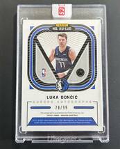 2020-21 Panini Obsidian NBA Luke Doncic Mavericks Auto 99枚限定 AURORA 貴重な直書きサイン レデ戻り UltraPRO UVケース付き_画像2