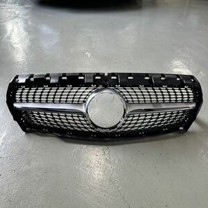 メルセデス ベンツ CLA Class　GenuineGrille　破損無し品　フロント修復や塗装custom用にいかがでしょうか