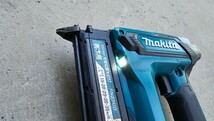 makita マキタ 18V　充電式 面木釘打　FN350D 動作確認済み ハウジング新品交換済み_画像5