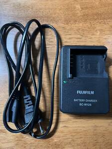  almost new goods FUJIFILM Fuji Film BC-W126 battery charger x100v x100vi original box none 