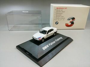 BMWディーラーモデル 1/87 BMW 318 Fahrer-Training