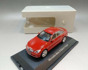 メルセデス・ベンツ ディラーモデル 1/43 メルセデスベンツ Eクラス クーペ レッド 　B66962417