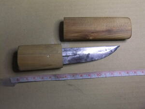 日本刀 残欠刀 / 短刀 豆刀 切先 和式ナイフ刃渡り7.8ｃｍ 全長14.0ｃｍ 鞘素人工作品 ジャンク品　240512-05