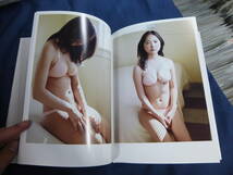 ○ 谷村美月 FAKE 写真集 直筆サイン入 2012年 初版_画像9