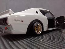 Maisto 1/24 日産スカイライン 2000GT-R (KPGC110) ケンメリ ホワイト カスタム改 ワタナベ 金_画像9