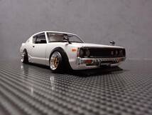 Maisto 1/24 日産スカイライン 2000GT-R (KPGC110) ケンメリ ホワイト カスタム改 ワタナベ 金_画像6