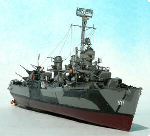 雅工房製1/700アメリカ海軍フレッチャー級駆逐艦「ザ・サリヴァンズ」（１９４４年）（完成品）