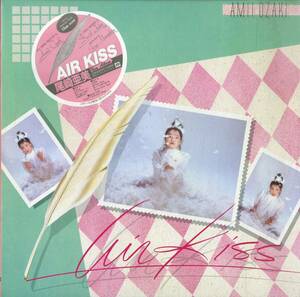 A00594540/LP/尾崎亜美「Air Kiss (1981年・C28A-0203・DAVID FOSTER参加・シンセポップ・ファンク・FUNK)」