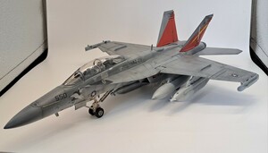 イタレリ 1/48 EA-18G グラウラー　塗装済 完成品