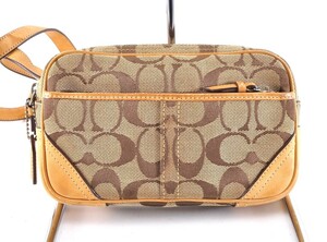 COACH Coach signature shoulder bag pouch shoulder .. bag canvas leather leather Brown tea color beige total pattern pattern equipped α2F5553