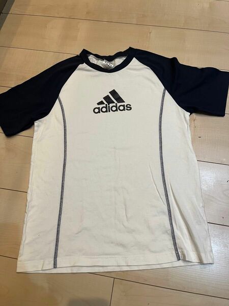 adidas アディダス Tシャツ　160