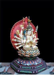 Бесплатная доставка ◆ Деревянная скульптура ◆ Ассоциированная мать деревянная будда терапия изображением искусства Фурри - это Noki Kusunoki Hand Paint