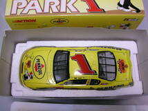 1/24 ACTION NASCAR STEEVE PARK 1 2001 Monte Carlo 400 Looney Tunes_画像2