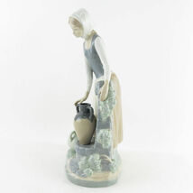 美品 LLADRO リヤドロ NAO フィギュリン 陶器人形 置物 水汲み 女性 オブジェ SU6333K_画像2