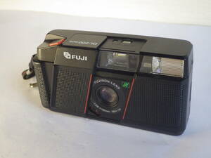 フィルムカメラ　フジFUJI DL-200DATE　AUTO　FOCUS　PRE-WINDING　DROP　IN　LOADING　中古