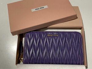 miu miu 長財布 ラウンドファスナー