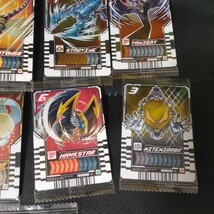 仮面ライダーガッチャード　ライドケミートレカ　CD1 CD2 ウエハース　食玩付属　SR R C セット ウエハース02 01_画像3