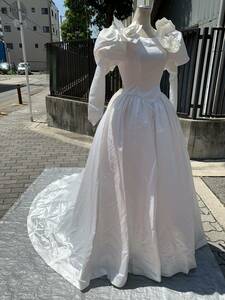 ⑮u972◆ウエディングドレス◆光沢 ホワイト/白 リボン 薔薇 袖付き ウエディング wedding ブライダル 舞台衣装 ロングトレーンドレス