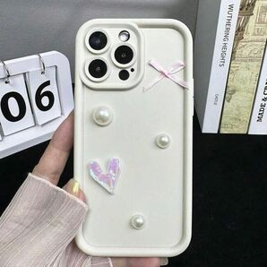 iPhone 12 ケース　アイボリー　パール　ハート　リボン　立体　可愛い　韓国　iPhoneケース　スマホケース　カバー　