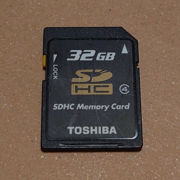 TOSHIBA SDカード SDHC 32GB