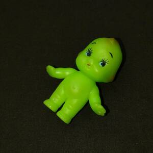 古いおまけ 食玩 おもちゃ キューピー 緑 約47㎜ レトロ 　【5008】