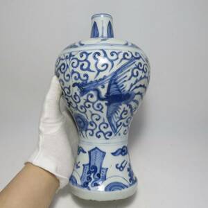 中国美術　明　青花鳳凰紋梅瓶