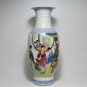 中国美術　景徳鎮　陶瓷　粉彩人物故事紋花瓶　詩紋　乾隆年製款　