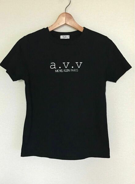 a.v.v　アーヴェヴェ　半袖Tシャツ　黒色 ブラック　カットソー　トップス　イトキンMICHEL KLEIN PARIS