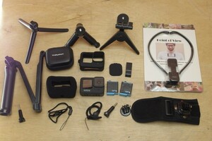 GoPro HERO9 Black 純正バッテリー2つ 3WAY自撮り棒 防風スポンジ ネックマウント付き 両面ディスプレイ GPS 防水4K5K動画 送料無料