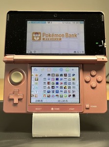 ニンテンドー 3DS ピンク - ポケモンバンク・ポケムーバー　+　VC 16作品　+　その他29作品 　ダウンロード済 