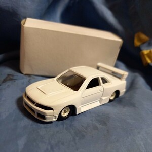 トミカ 日産 スカイライン GTR R34 ホワイト 日本製