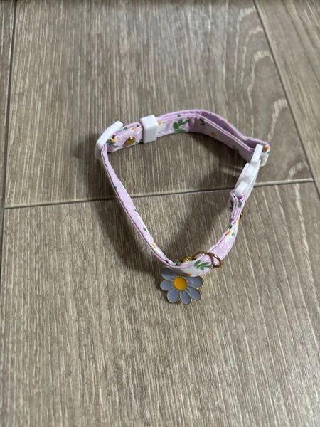 未使用 ペット用 首輪 Sサイズ 鈴付き ラベンダーピンク ねこ 犬 セーフティバックル 花飾り付き