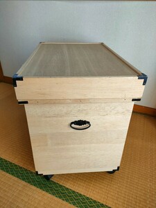 桐製　収納箱　蓋付き　桐箱　押入れ　収納ケース　木製　木箱　キャスター付き　難あり　/ 梱包180サイズ