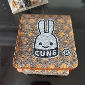 うさぎモノグラム折り財布【cune】