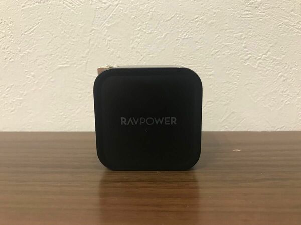 GaN採用 61W USB充電器 RP-PC112 ブラック RAVPower 動作確認済み