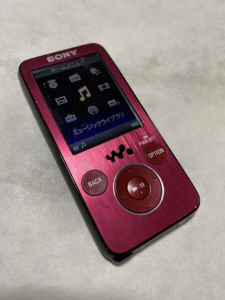 【送料無料】ソニー デジタルウォークマン NW-S738F♪レッド 8GB SONYWALKMAN♪即決ポータブルオーディオプレーヤーdigital media player