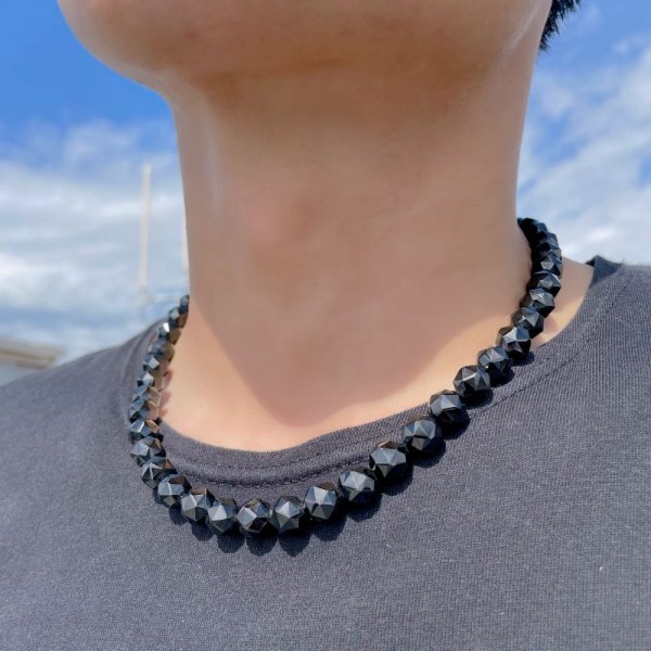 この夏はやっぱりコレ スターカット スピネル ネックレス 大粒 9ミリ 漆黒に光り輝く パワーストーンアイテム 芸能人愛用多数 ギフト