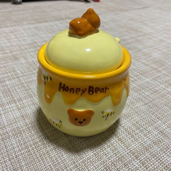 クマ陶器瓶スプーンつき 蓋付小物入れ ハニーベアハニーポット