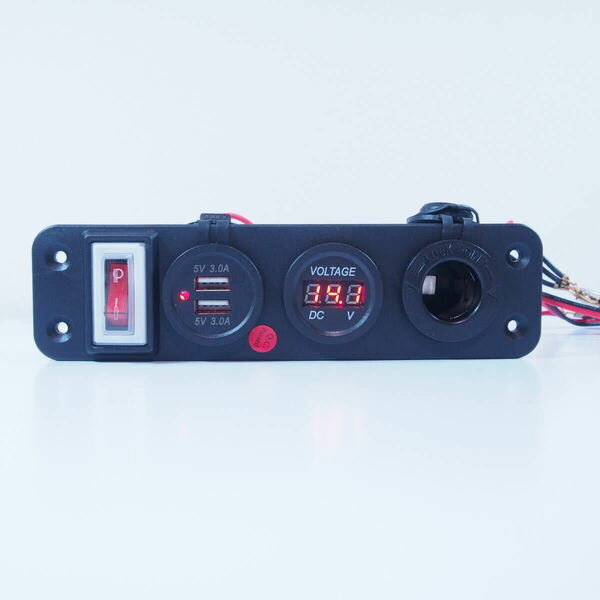 【新品・送料無料】12-24V 防水 USBポート ×2 シガーソケット 電圧計 USB シガー 検）キャンピングカー ハイエース キャラバン